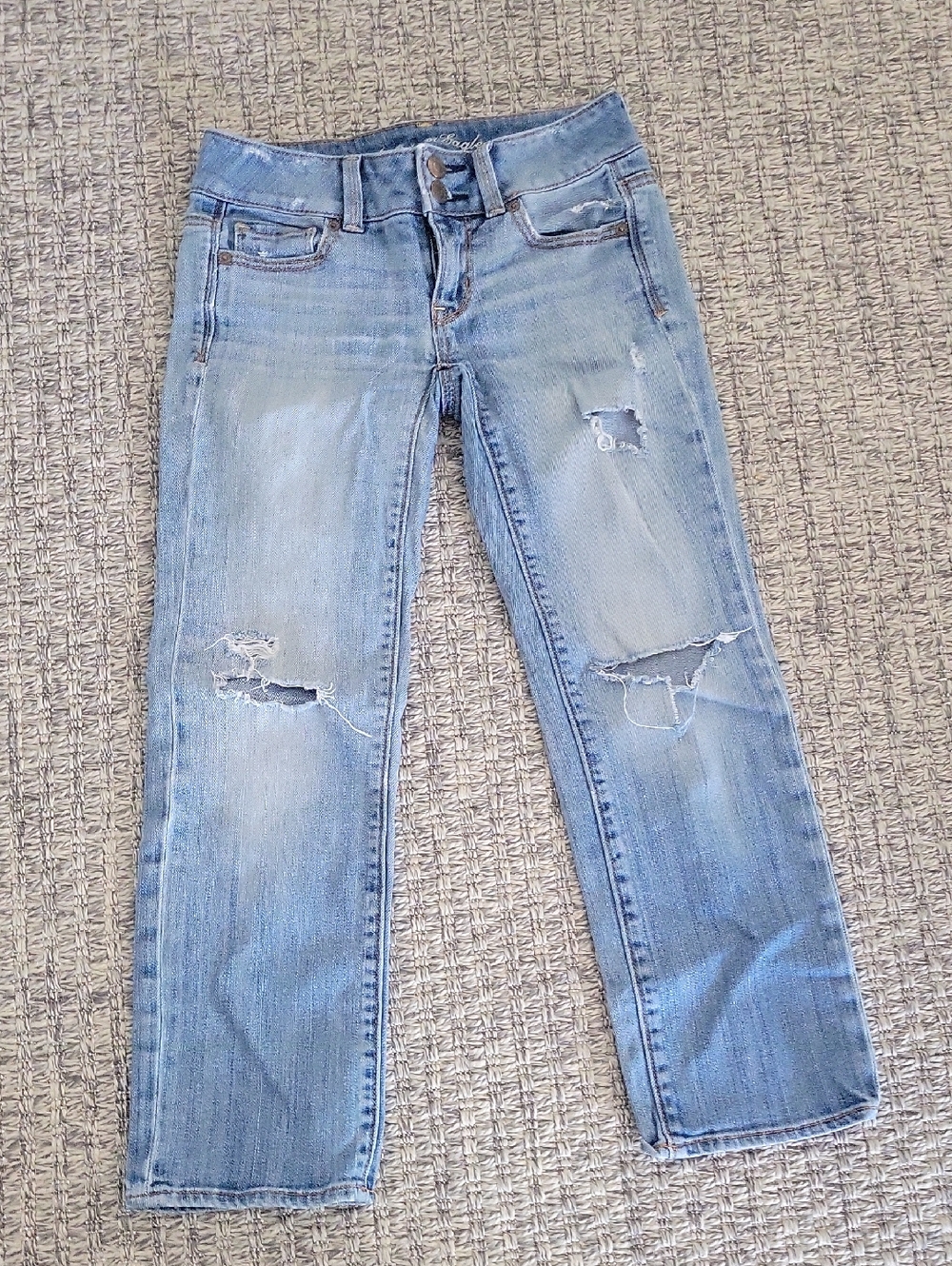 American Eagle Outfitters Light Blue Distressed Cropped Jeans 00